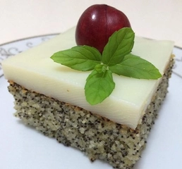 Haşhaşlı Muhallebili Tatlı Tarifi ve Malzemeleri Haşhaşlı Muhallebili Tatlı Tarifi ve Malzemeleri